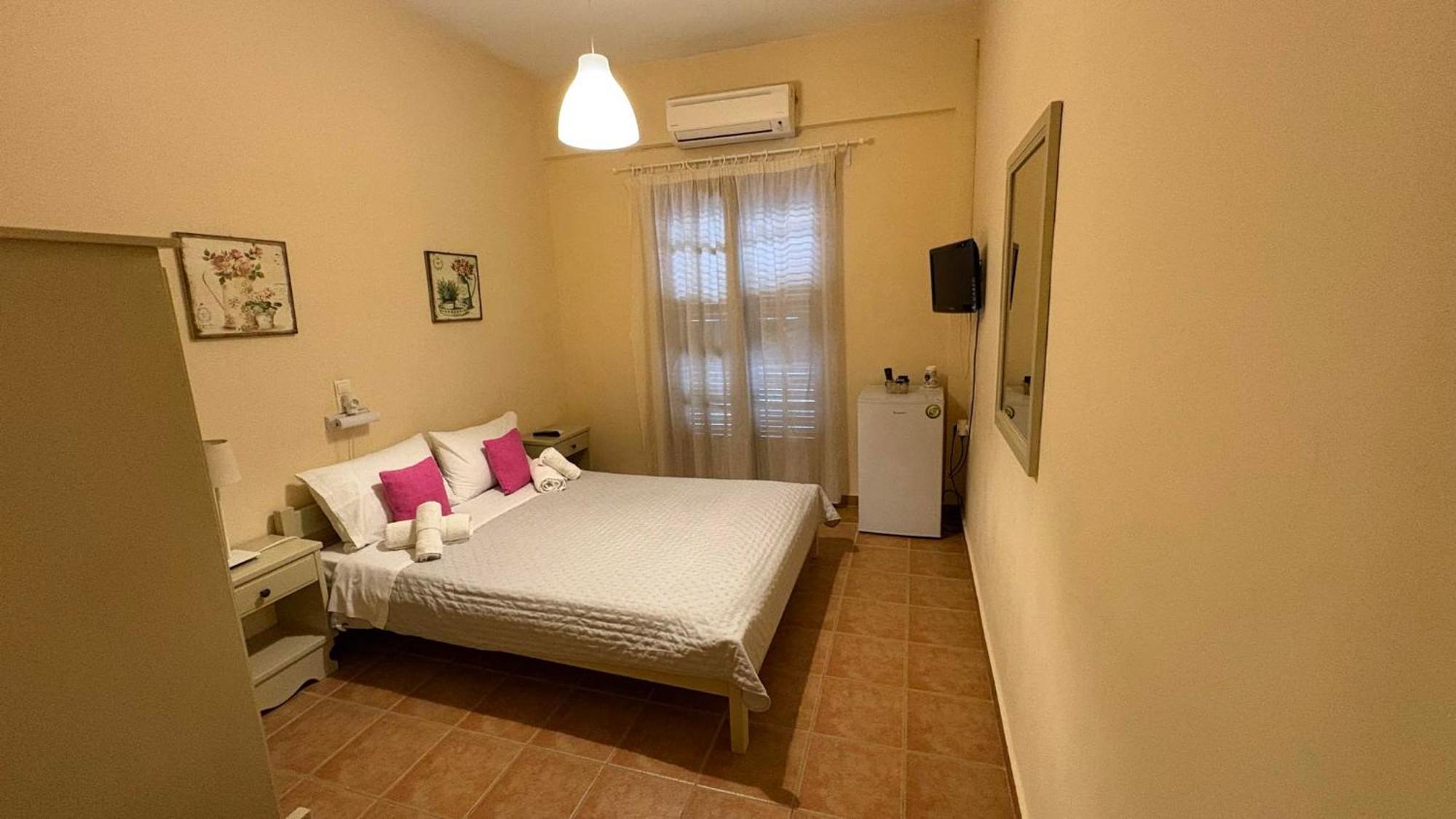 Romanza Rooms Poúlithra المظهر الخارجي الصورة