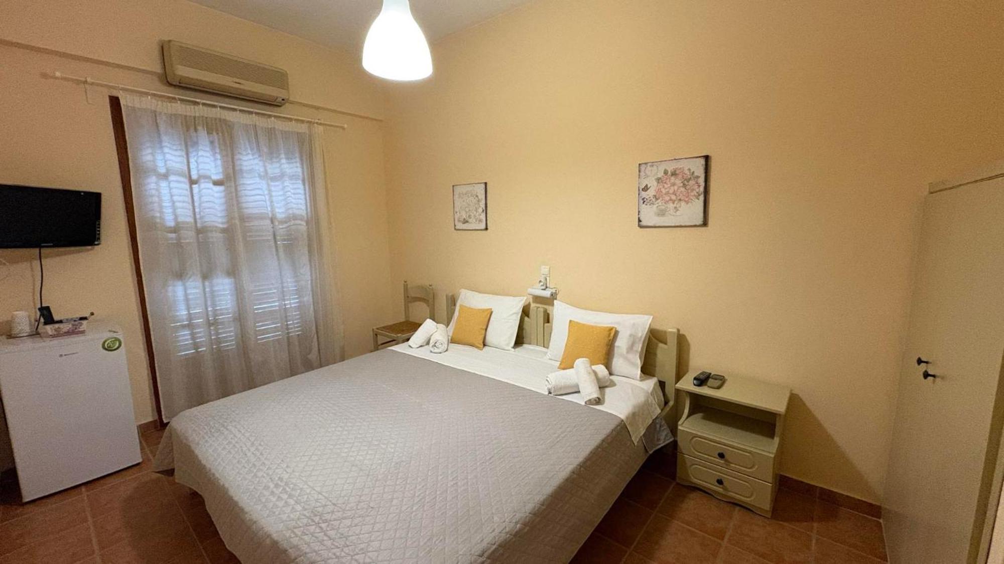 Romanza Rooms Poúlithra المظهر الخارجي الصورة