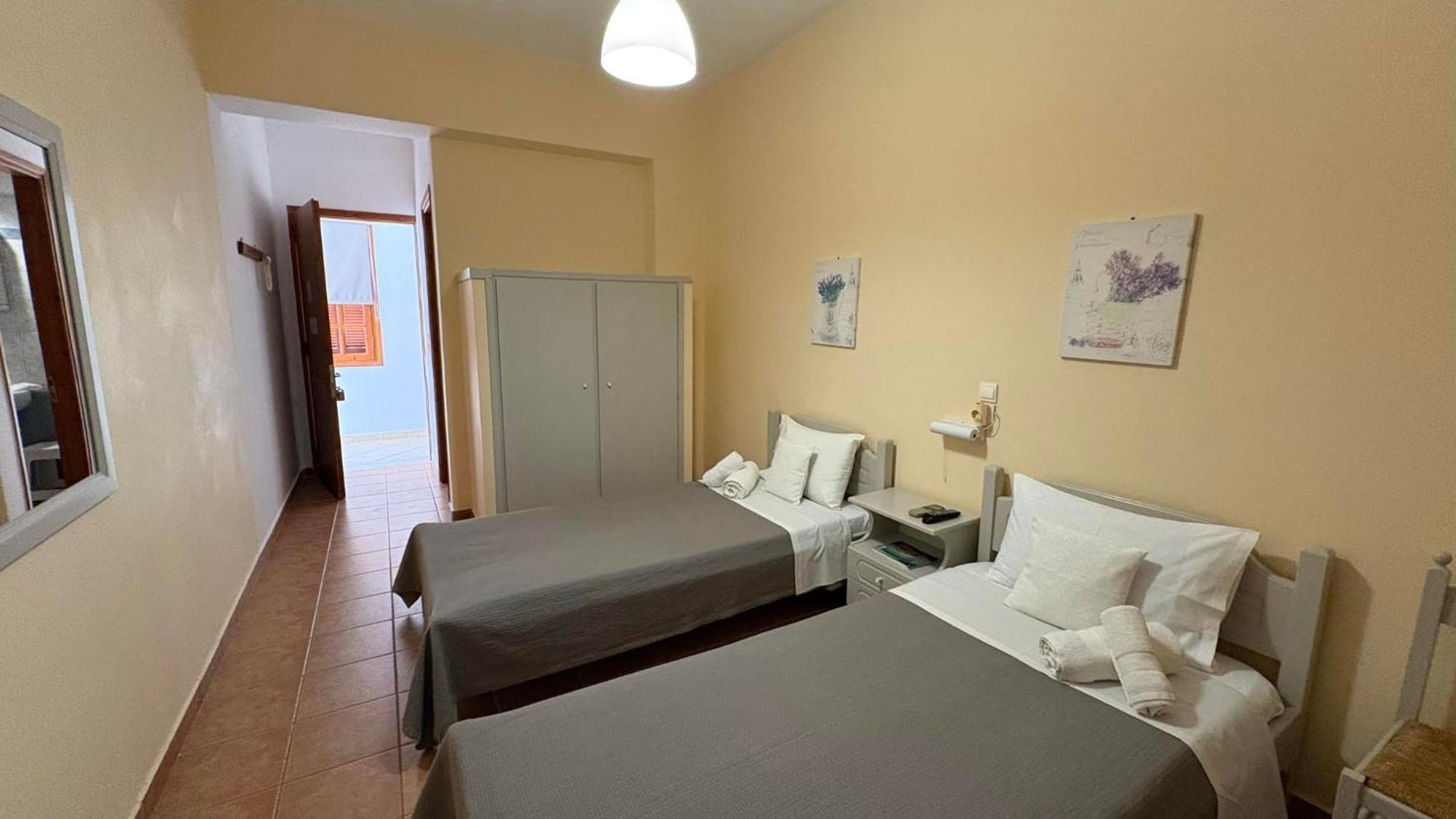 Romanza Rooms Poúlithra المظهر الخارجي الصورة